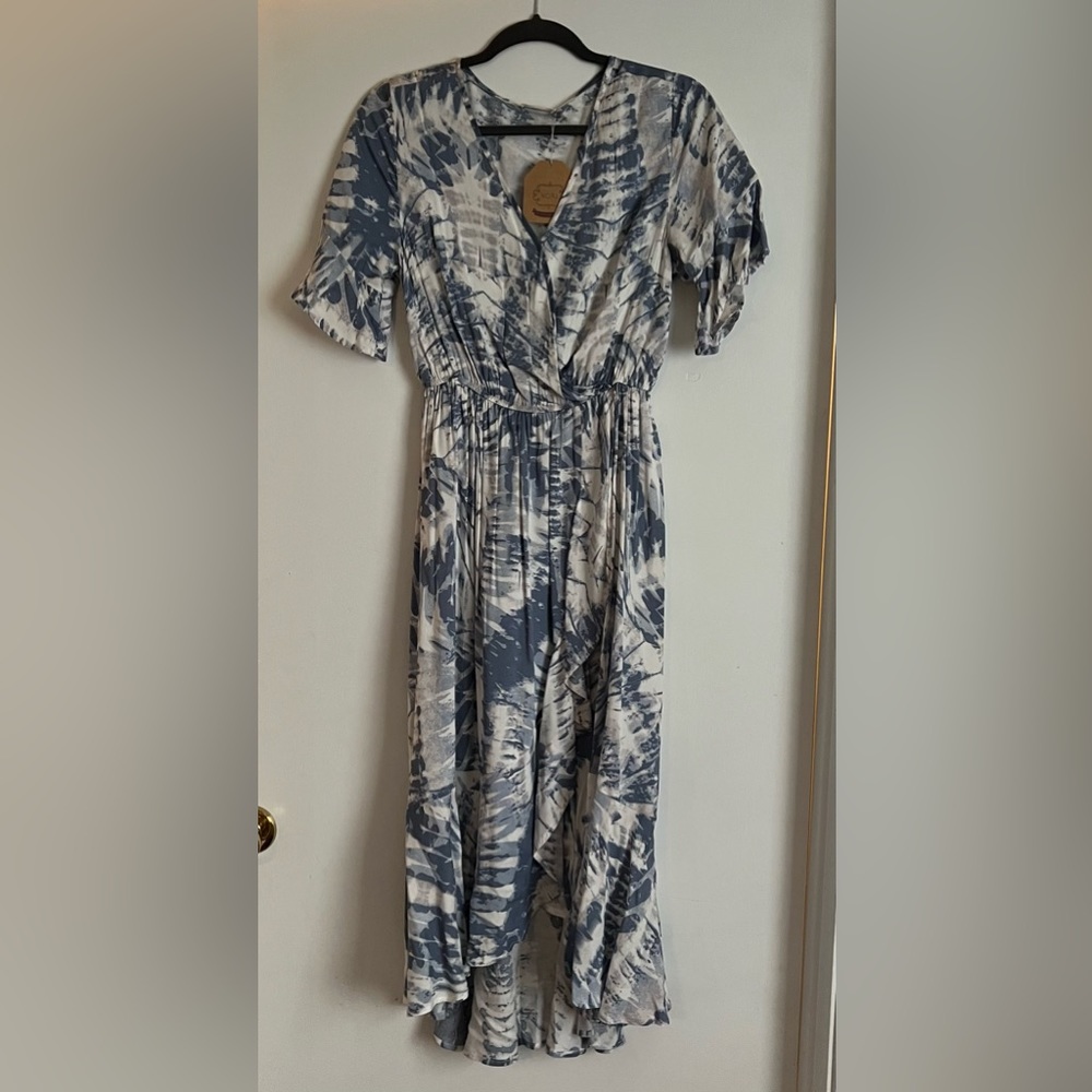 NWT sky blue tie die midi dress. Size M - Picture 2 of 2